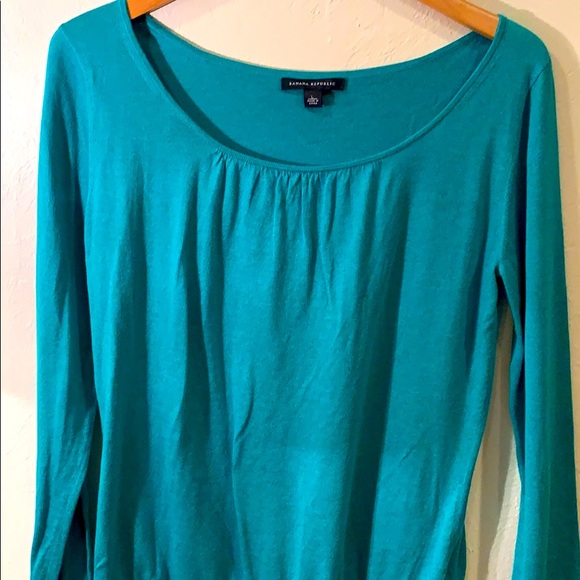 Banana Republic Sweaters - Banana Republic green long sleeve sweater. Size L